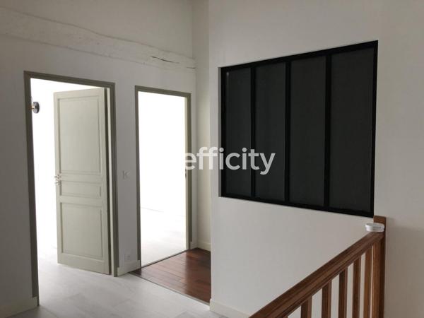 Maison
         5 pièces
        - 119 m² 460 000 € *