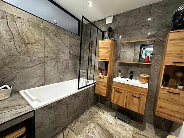 Appartement 87 m2 avec terrasse, garage, et cave - Tarbes 