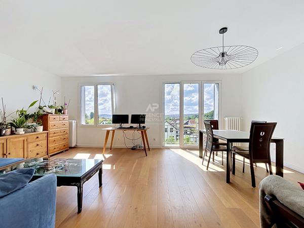 Chatou - Appartement 3 pièces entièrement rénové €237 000 ** - Référence 162079