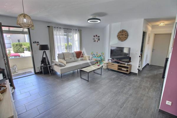 VILLA DE PLAIN-PIED RÉCENTE F4 DE 84 M² + GARGE SUR TERRAIN 3 FACES