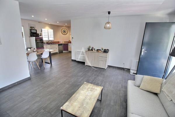 VILLA DE PLAIN-PIED RÉCENTE F4 DE 84 M² + GARGE SUR TERRAIN 3 FACES