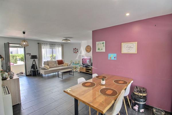 VILLA DE PLAIN-PIED RÉCENTE F4 DE 84 M² + GARGE SUR TERRAIN 3 FACES
