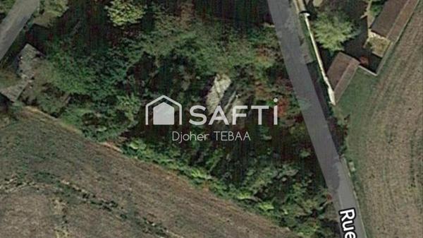 Terrain constructible de 2205 m²
