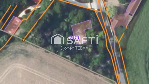 Terrain constructible de 2205 m²