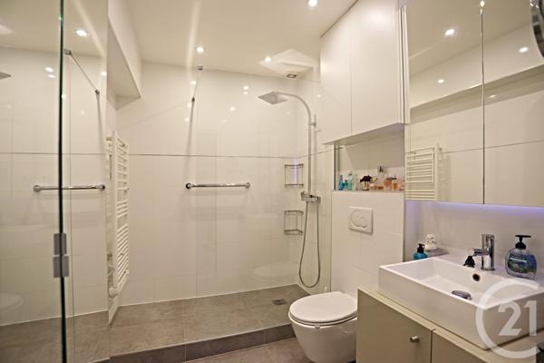 Appartement F3 à vendre  3 pièces - 67 m2 PARIS - 75008