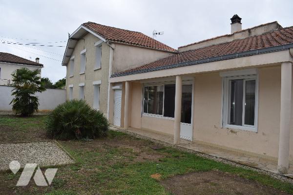 MAISON MANSLE PROCHE DES COMMERCES 205 M2 + ANNEXE 43M2