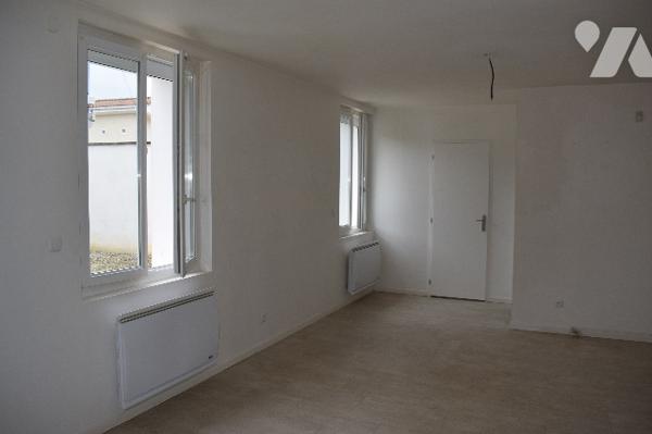 MAISON MANSLE PROCHE DES COMMERCES 205 M2 + ANNEXE 43M2