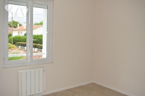 MAISON MANSLE PROCHE DES COMMERCES 205 M2 + ANNEXE 43M2