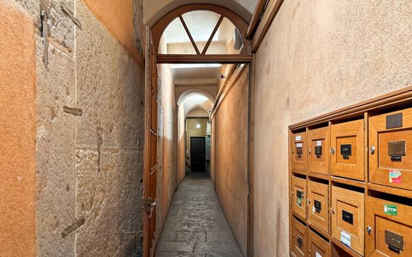 Appartement à vendre    2 pièces • 41,51 m2 Lyon 1