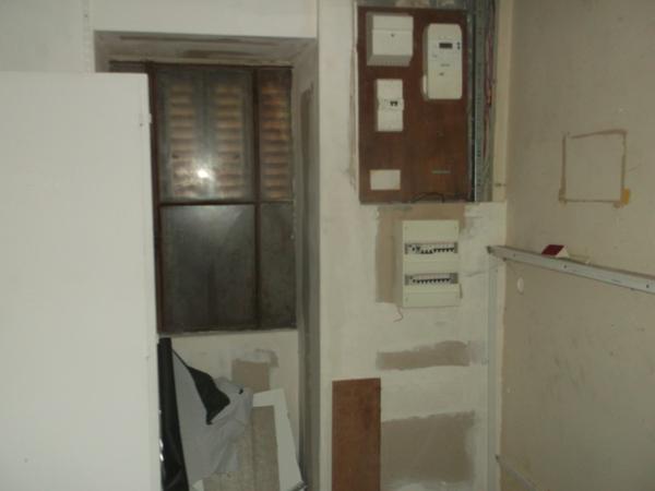 Yenne (73170) YENNE BATIMENT EN 2 APPARTEMENTS AVEC COMBLE ET UN MUR COMMERCIAL AVEC CHACUN UNE COUR ET UNE CAVE