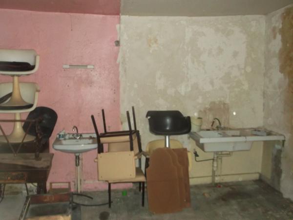 Yenne (73170) YENNE BATIMENT EN 2 APPARTEMENTS AVEC COMBLE ET UN MUR COMMERCIAL AVEC CHACUN UNE COUR ET UNE CAVE