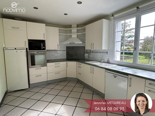 Maison aux volumes généreux 4 chambres + sous-sol complet + double garage