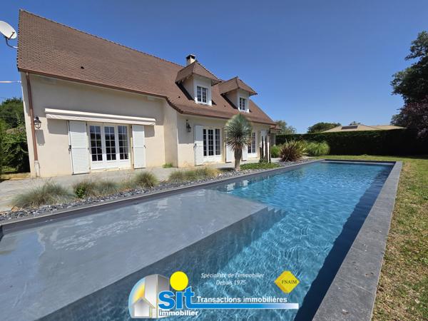 Villa 212 m² sur les hauteurs de Roussillon – Calme absolu – Piscine – Terrain 1 616 m²