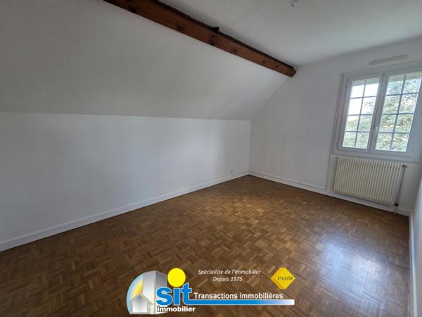 Villa 212 m² sur les hauteurs de Roussillon – Calme absolu – Piscine – Terrain 1 616 m²