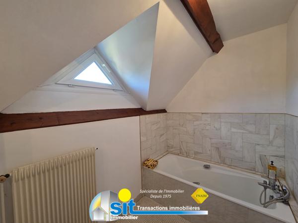 Villa 212 m² sur les hauteurs de Roussillon – Calme absolu – Piscine – Terrain 1 616 m²