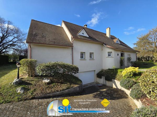 Villa 212 m² sur les hauteurs de Roussillon – Calme absolu – Piscine – Terrain 1 616 m²