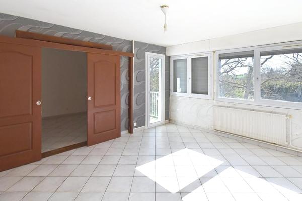 Idéal pour un investissement locatif ou premier achat, emplacement privilégié à l'entrée de Ciry le noble