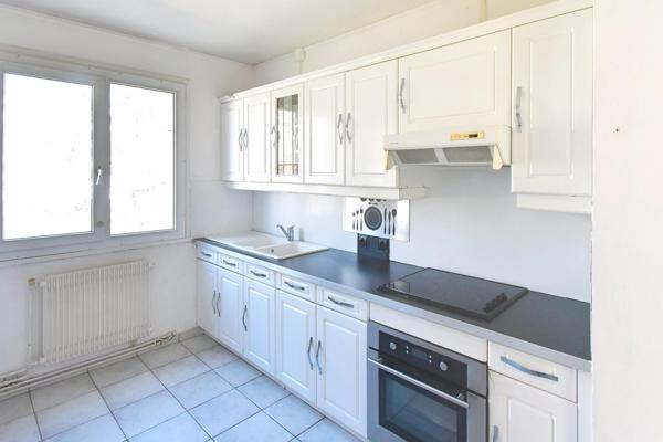 Idéal pour un investissement locatif ou premier achat, emplacement privilégié à l'entrée de Ciry le noble