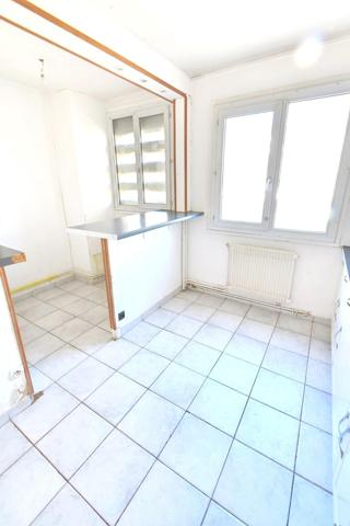 Idéal pour un investissement locatif ou premier achat, emplacement privilégié à l'entrée de Ciry le noble