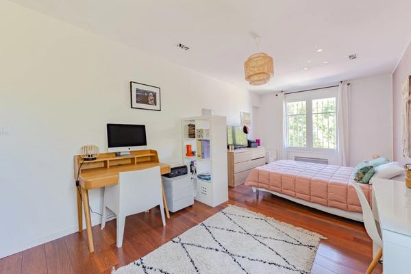 Appartement à vendre 3/4 pièces MARSEILLE 8EME arrondissement. Carré d'Or. Jardin, terrasse, balcon, cave, garage