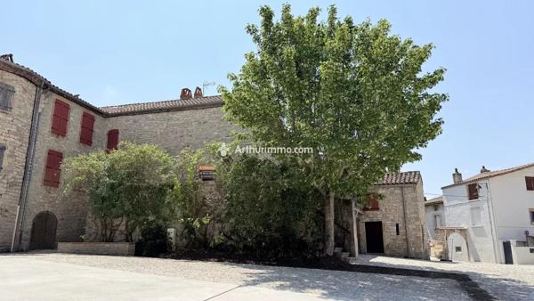 Vente                                                      Maison
                        
                     9 pièces                      196 m2                     à Saint-Georges-de-Luzençon