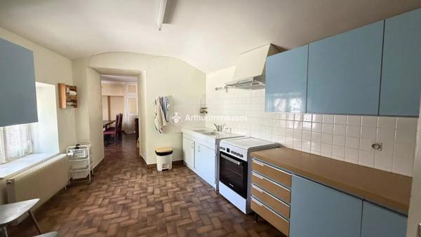 Vente                                                      Maison
                        
                     9 pièces                      196 m2                     à Saint-Georges-de-Luzençon