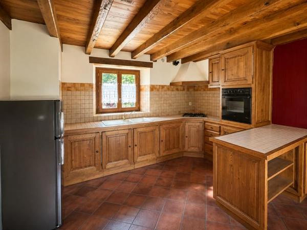 Maison à louer 750 € CC Laval-de-Cère 3 p 96 m² DPE C