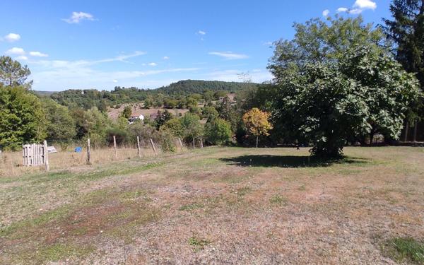 Maison à vendre    5 pièces •  Montrem