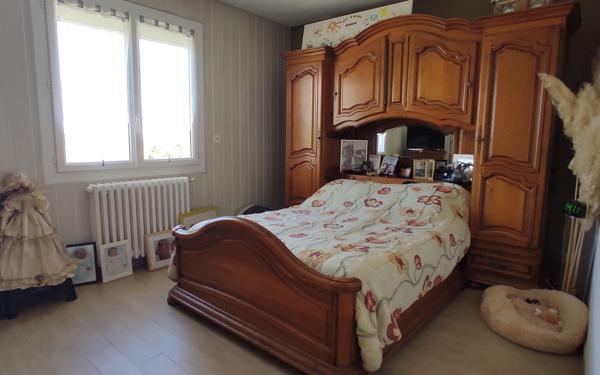 Maison à vendre    5 pièces •  Montrem