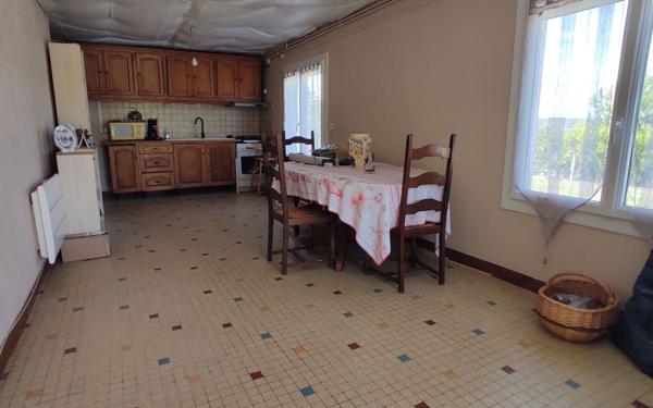 Maison à vendre    5 pièces •  Montrem