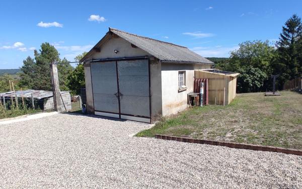 Maison à vendre    5 pièces •  Montrem