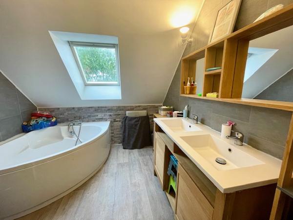 La Meignanne (49770) Maison 4 chambres + bureau sur sous-sol, terrain 1000 m²