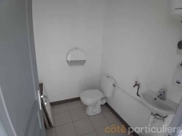 Vente
                Local commercial120 m² - 4 Pièces -
                    LANGUIDIC (56440)