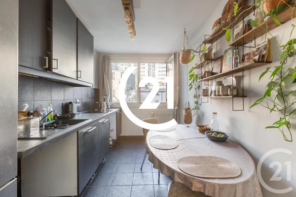 Appartement F3 à vendre  3 pièces - 70 m2 PARIS - 75018