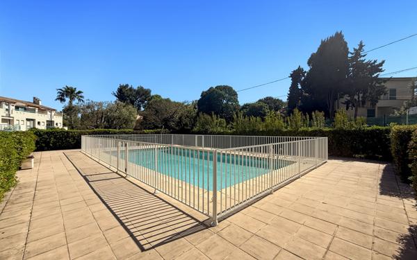 Appartement à vendre    1 pièce • 27,16 m2 Antibes