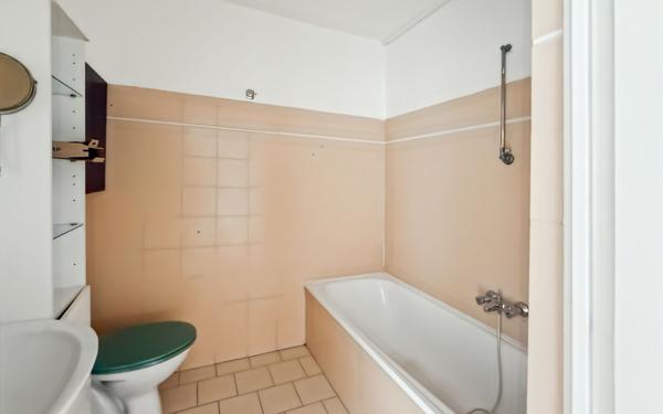 Appartement à vendre    1 pièce • 27,16 m2 Antibes