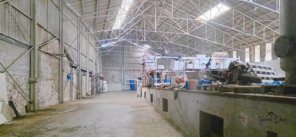 Grand entrepôt polyvalent à vendre – Saint-Pol-de-Léon