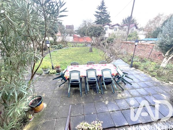 Maison à vendre 10 pièces 222 m² Villeneuve-le-Roi