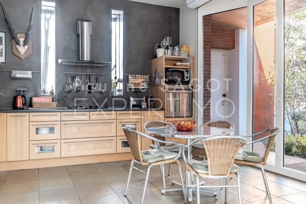 Courbevoie (92400) MAISON D'ARCHITECTE COURBEVOIE 262 M2 - Rooftop de 67 m2 et jardin-patio de 58 m2