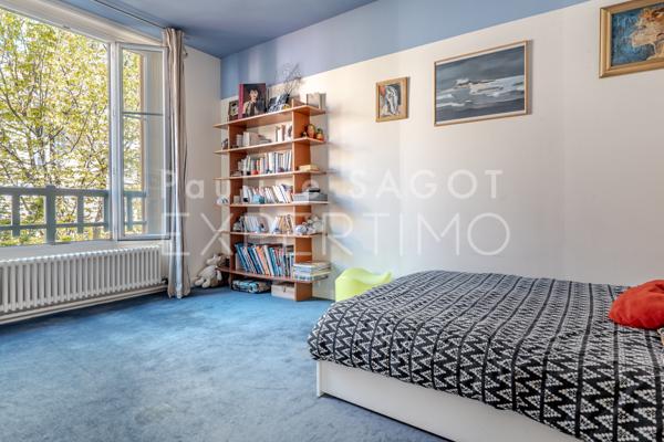 Courbevoie (92400) MAISON D'ARCHITECTE COURBEVOIE 262 M2 - Rooftop de 67 m2 et jardin-patio de 58 m2