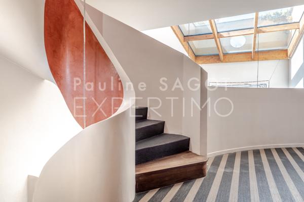 Courbevoie (92400) MAISON D'ARCHITECTE COURBEVOIE 262 M2 - Rooftop de 67 m2 et jardin-patio de 58 m2