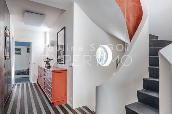 Courbevoie (92400) MAISON D'ARCHITECTE COURBEVOIE 262 M2 - Rooftop de 67 m2 et jardin-patio de 58 m2