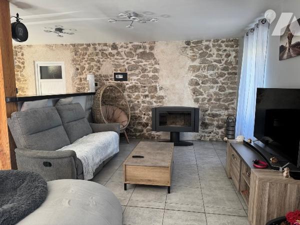 Maison rénovée, avec garage et dépendances