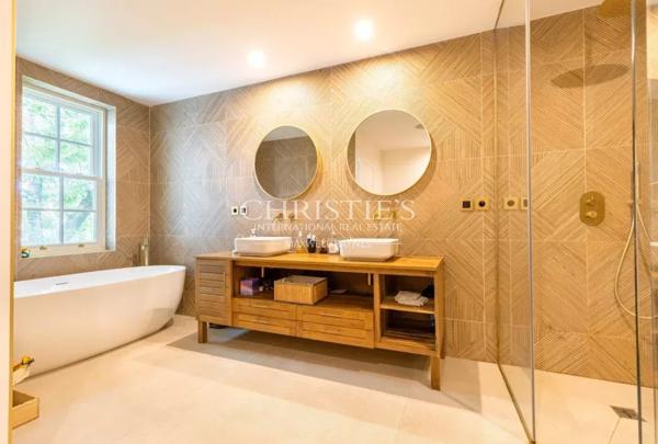 Caudéran Parc Bordelais – MAISON D’ARCHITECTE – 5 CHAMBRES  – PISCINE – GARAGE