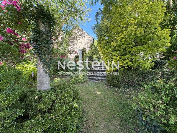 Jolie maison de Maître à vendre de 224 m² avec 3 chambres avec jardin et dépendance à Montval-sur-Loir (72500)