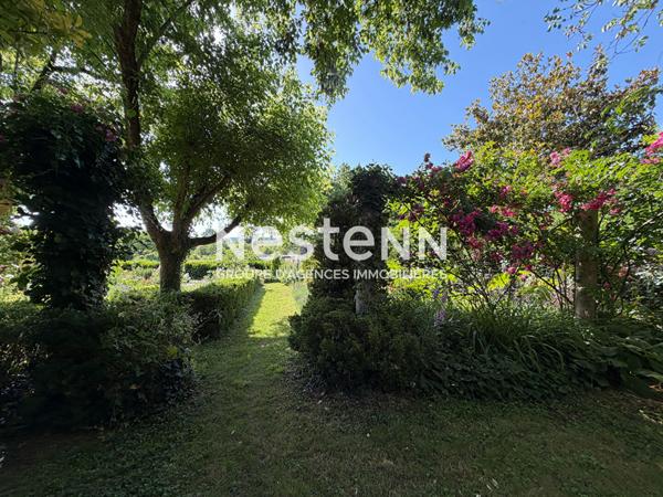 Jolie maison de Maître à vendre de 224 m² avec 3 chambres avec jardin et dépendance à Montval-sur-Loir (72500)