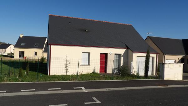 Pavillon de plain-pied, proche Saumur, 3 chambres, garage et jardin clos