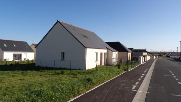 Pavillon de plain-pied, proche Saumur, 3 chambres, garage et jardin clos