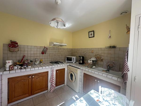 A VENDRE 83470 SAINT MAXIMIN LA SAINTE BAUME MAISON PLAIN PIED T4 DE 87 M2 SUR 1600 M2  DE JARDIN GARAGE