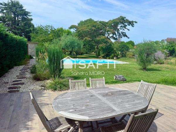 Belle demeure de caractère avec piscine – Caudrot